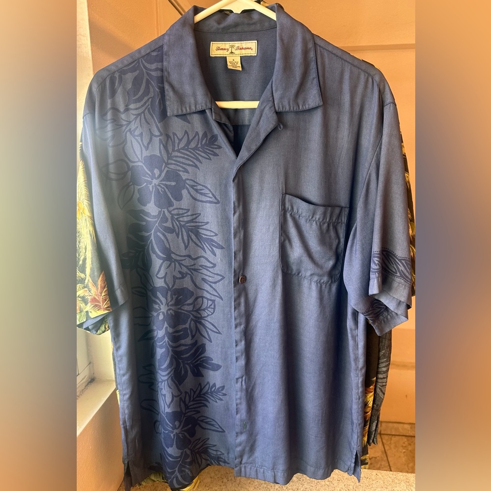 Tommy Bahama Blue Casual Button Down Shirt